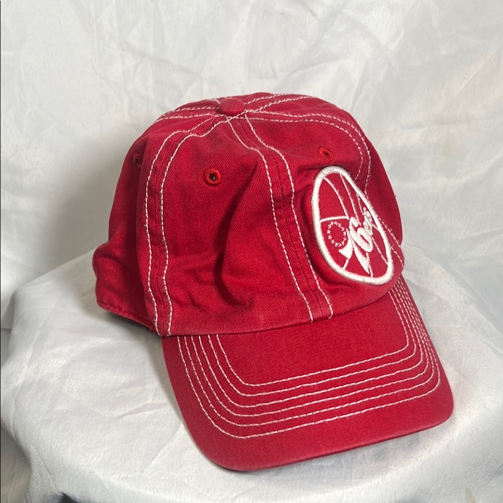 NBA - ‘47 Brand 76ers Red Baseball Cap with Logo - One Size